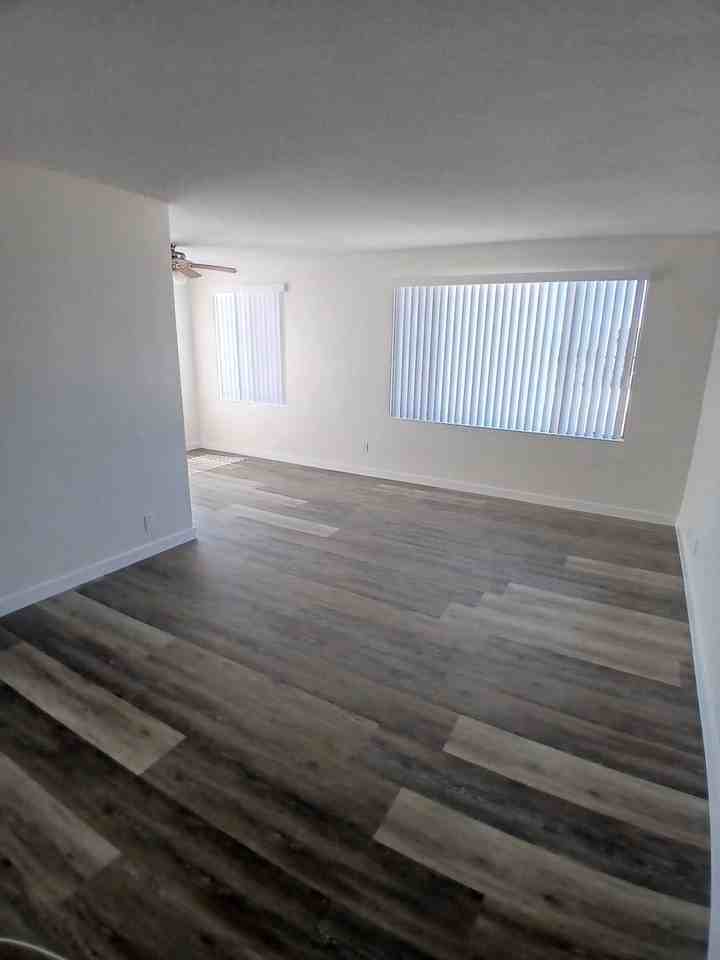 215 Atlantic Ave - Photo 3 of 13