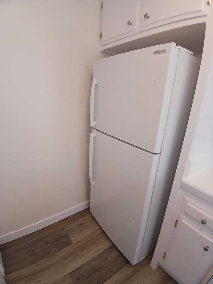 215 Atlantic Ave - Photo 7 of 13