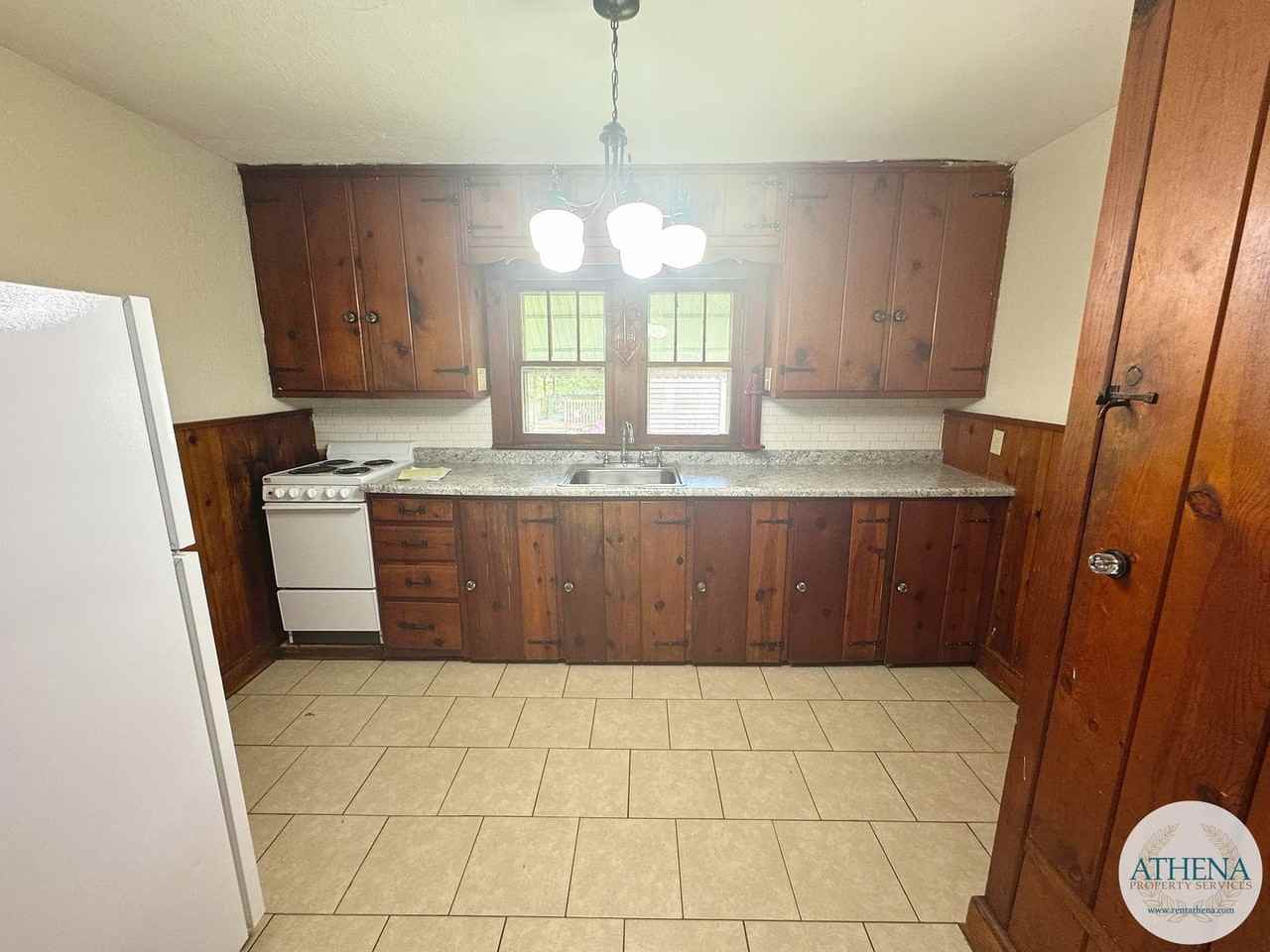 1330 Bertling St - Photo 3 of 7