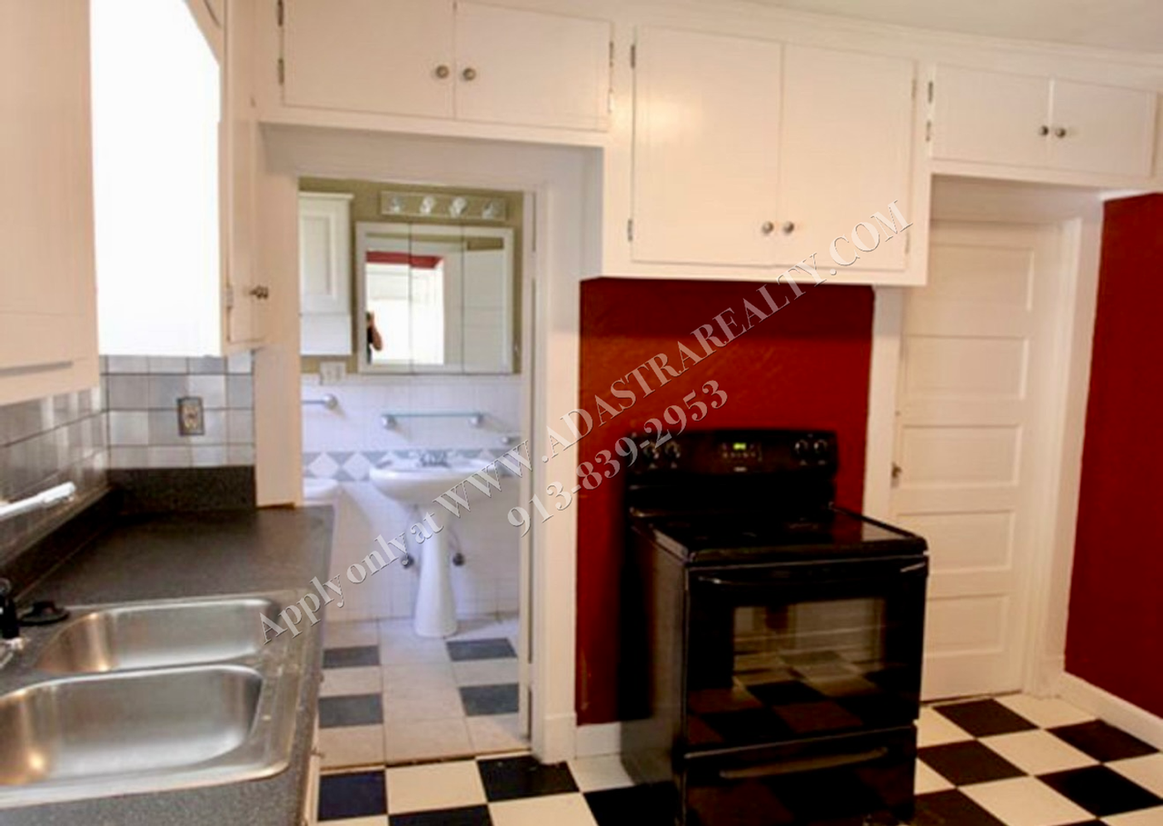 12 E 78th Ter - Photo 2 of 8