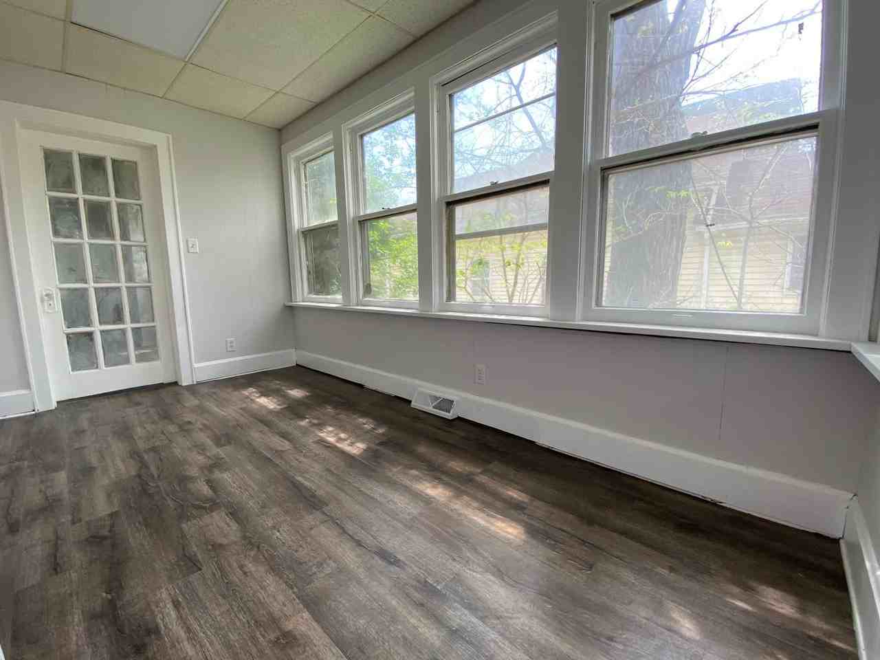 873 Desoto St - Photo 5 of 7