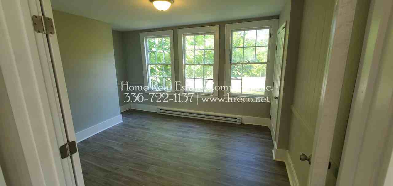 926 N Jackson Ave - Photo 2 of 13