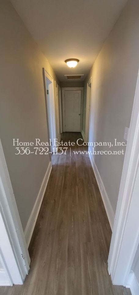 926 N Jackson Ave - Photo 3 of 13