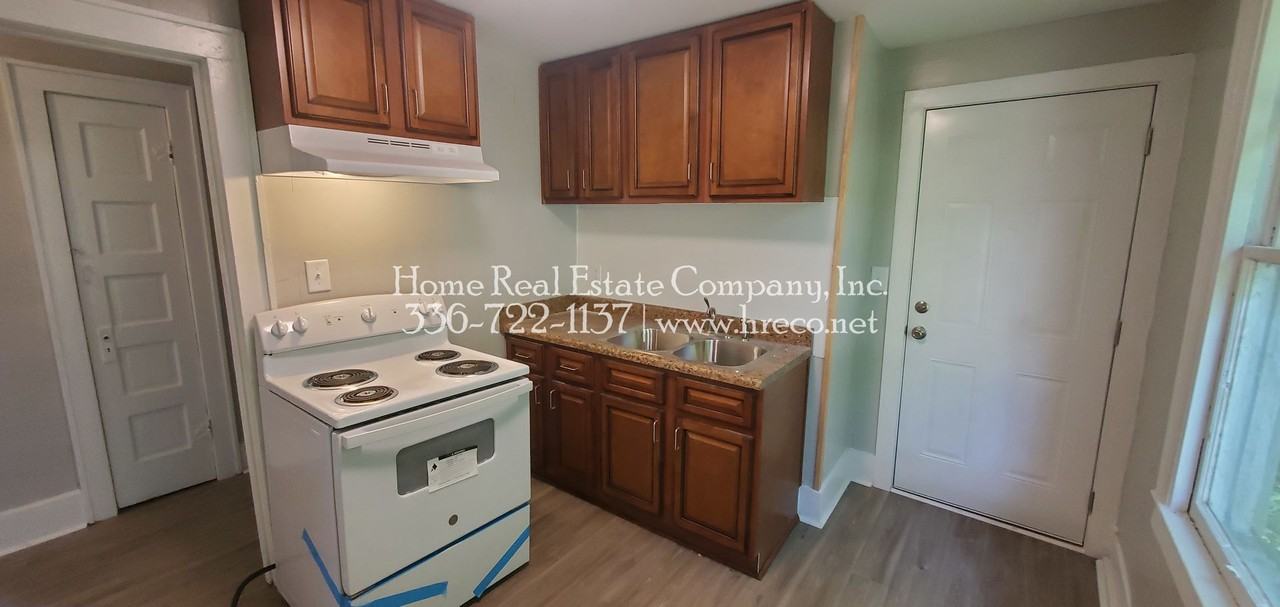 926 N Jackson Ave - Photo 6 of 13