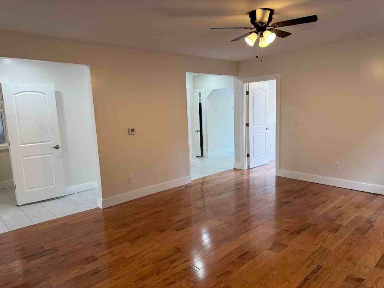 5916 Nicholson St - Photo 4 of 28
