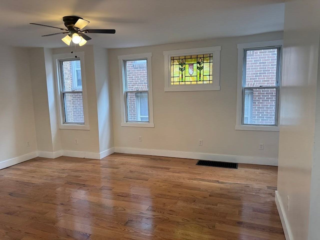 5916 Nicholson St - Photo 5 of 28