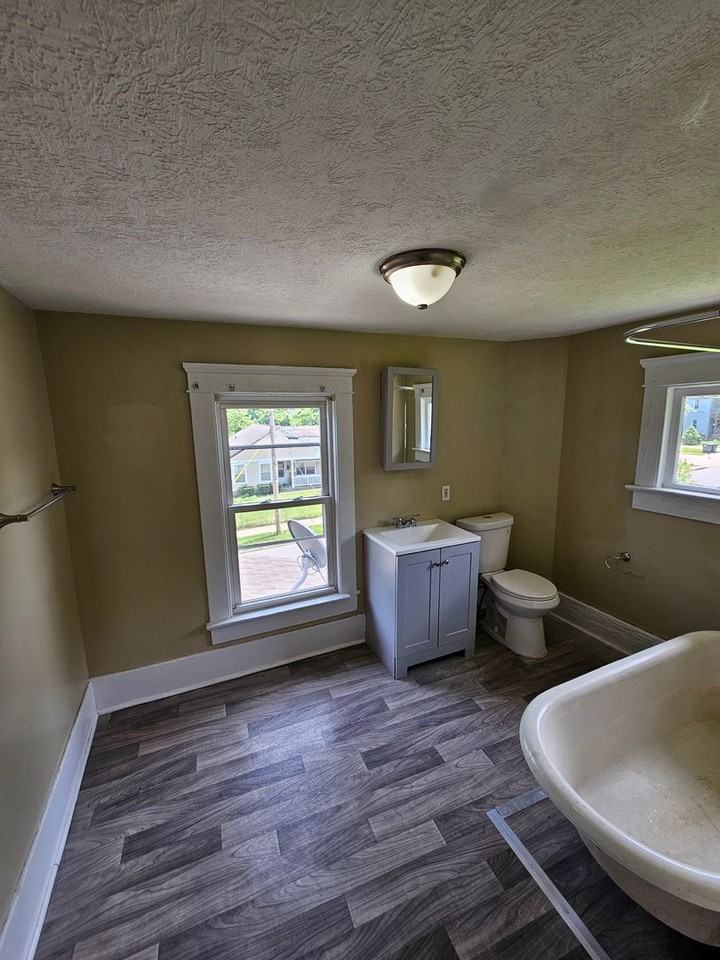 344 Fuller St - Photo 6 of 15