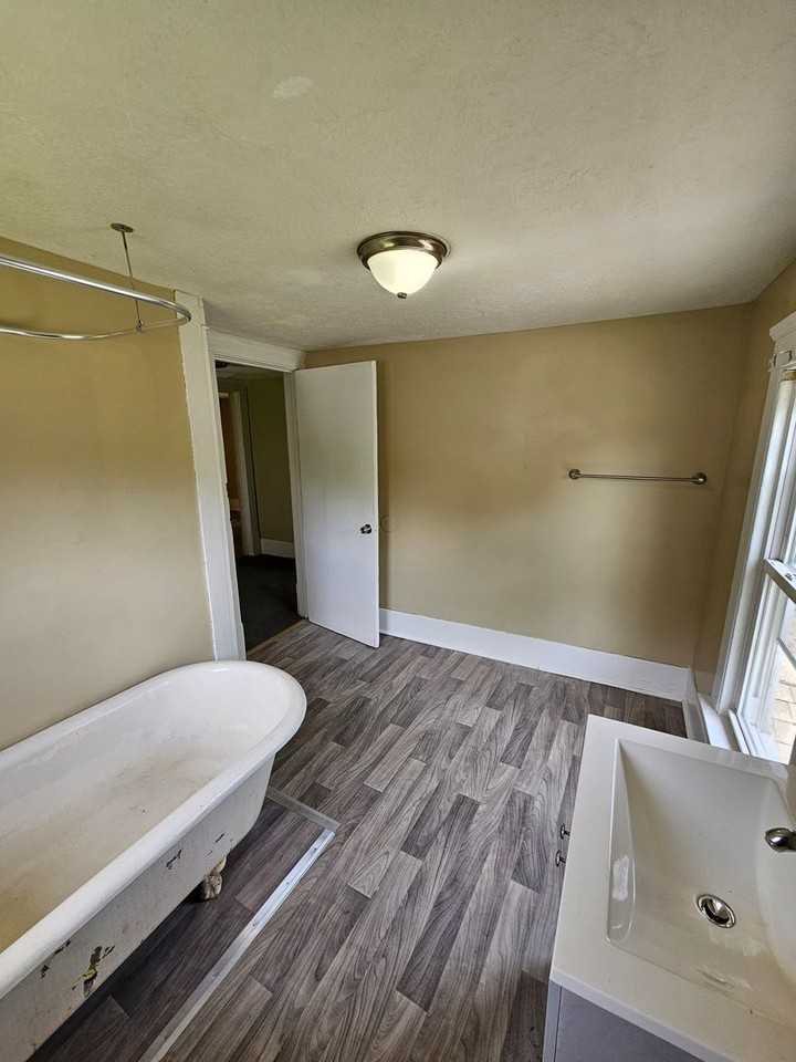 344 Fuller St - Photo 7 of 15