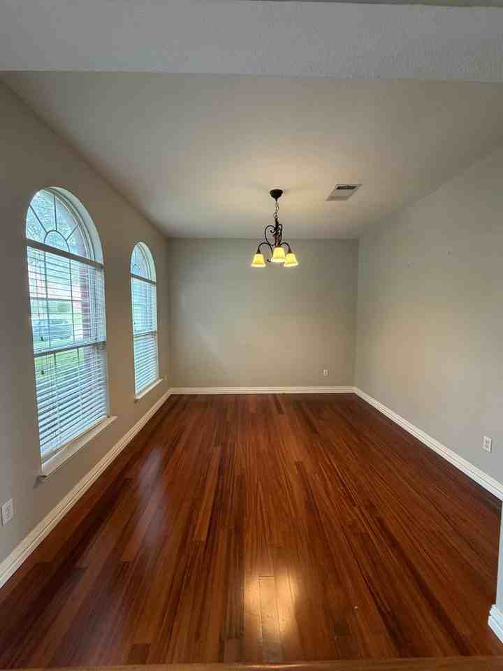 1609 Simsbury Dr - Photo 2 of 34