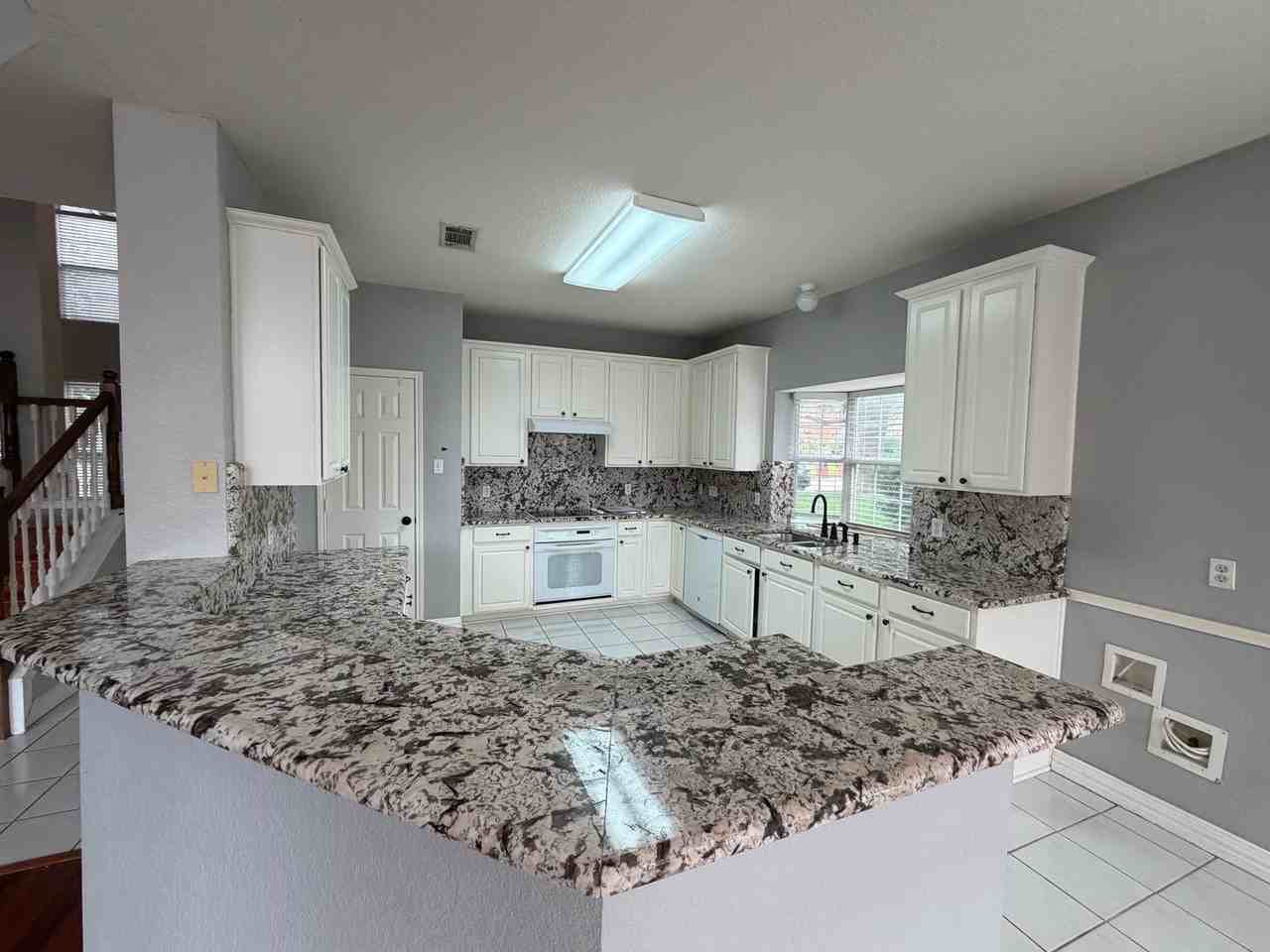 1609 Simsbury Dr - Photo 7 of 34