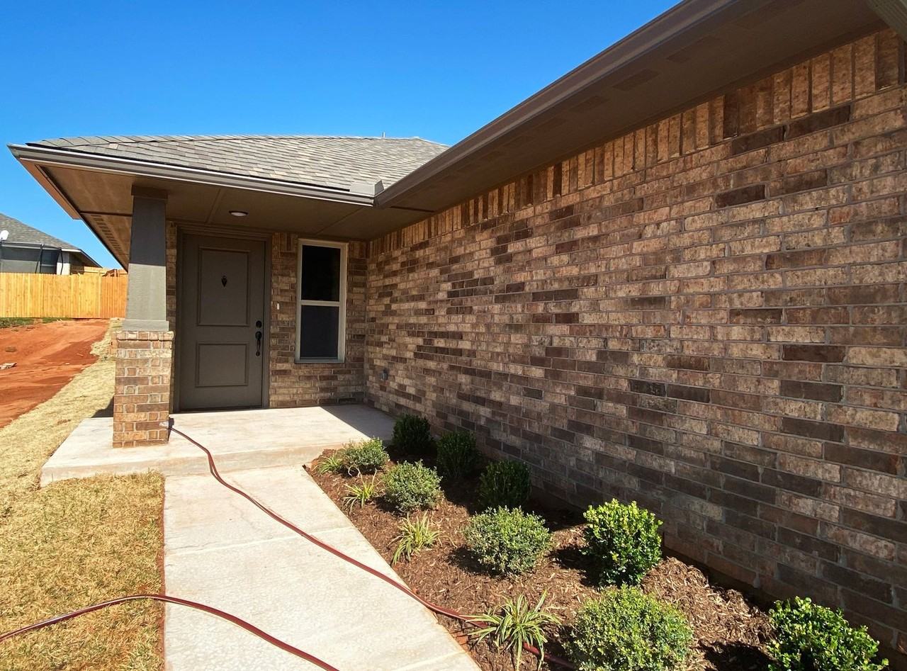 4609 Crystal Clear Ln - Photo 3 of 30