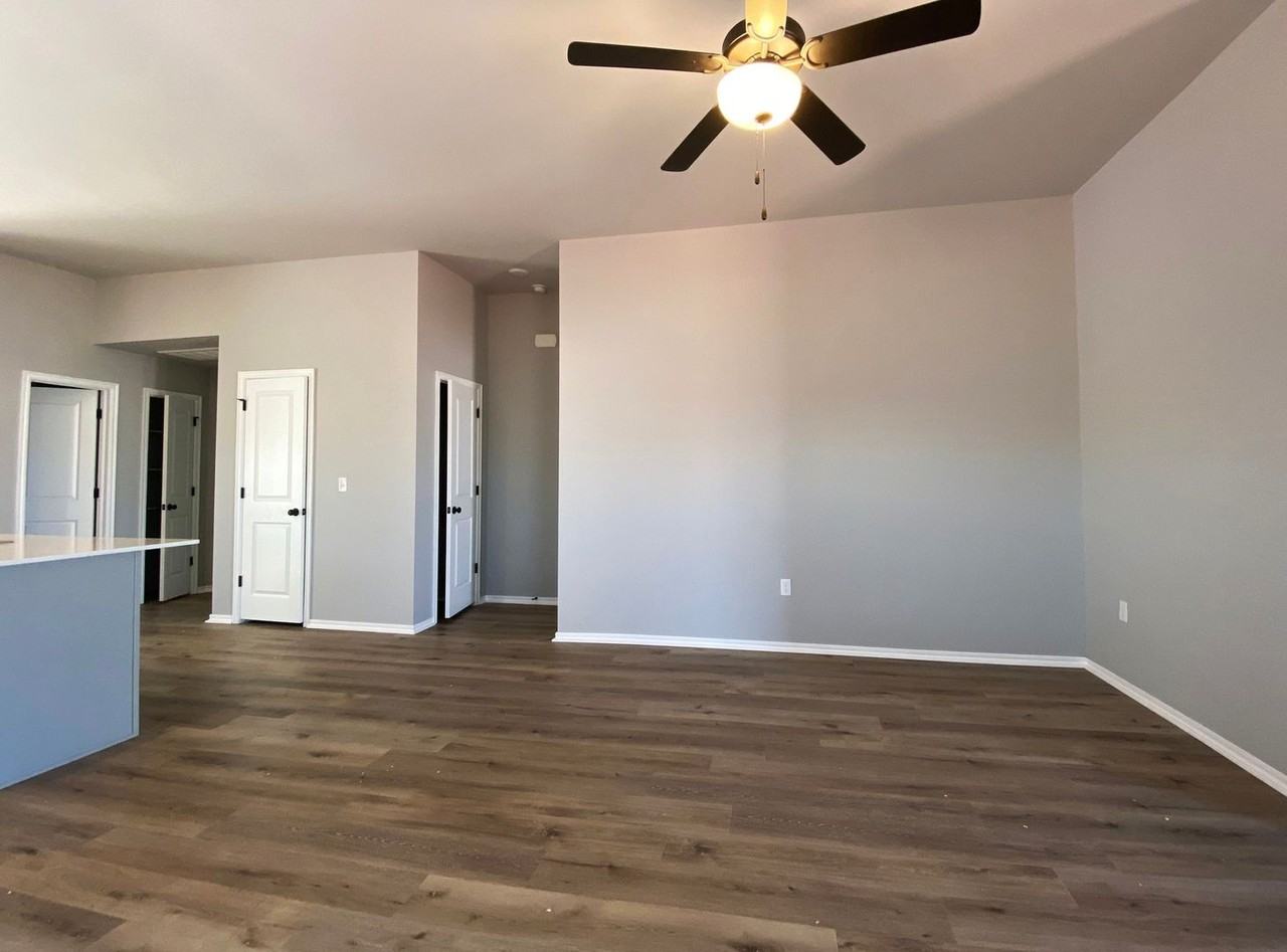 4609 Crystal Clear Ln - Photo 6 of 30