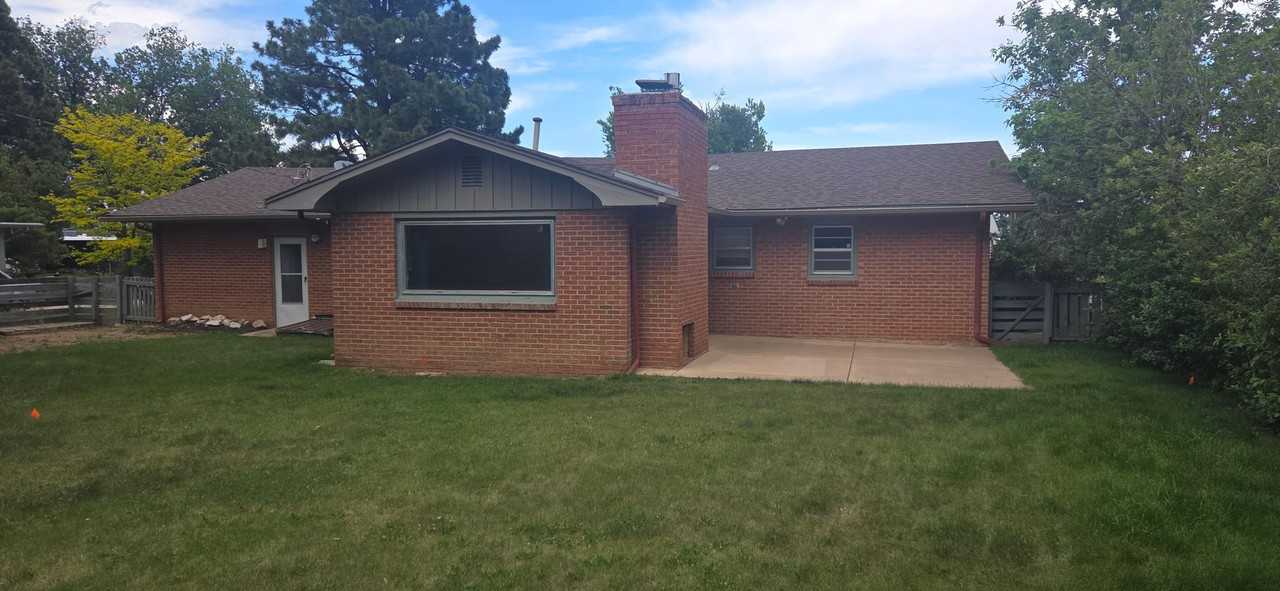 822 Orion Dr - Photo 3 of 18
