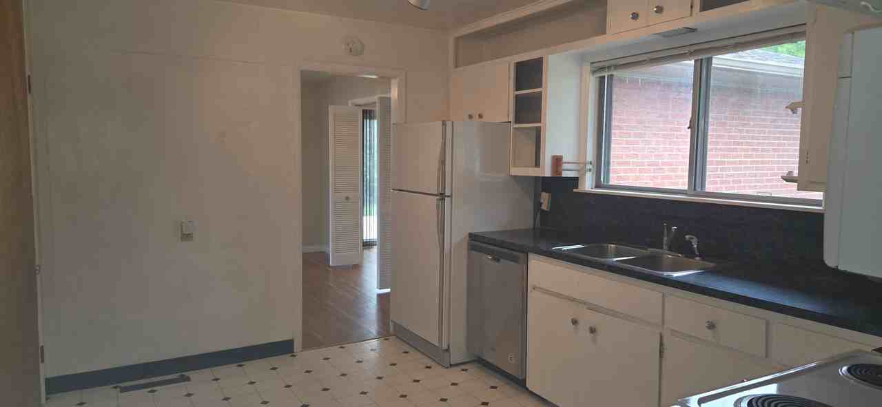 822 Orion Dr - Photo 7 of 18