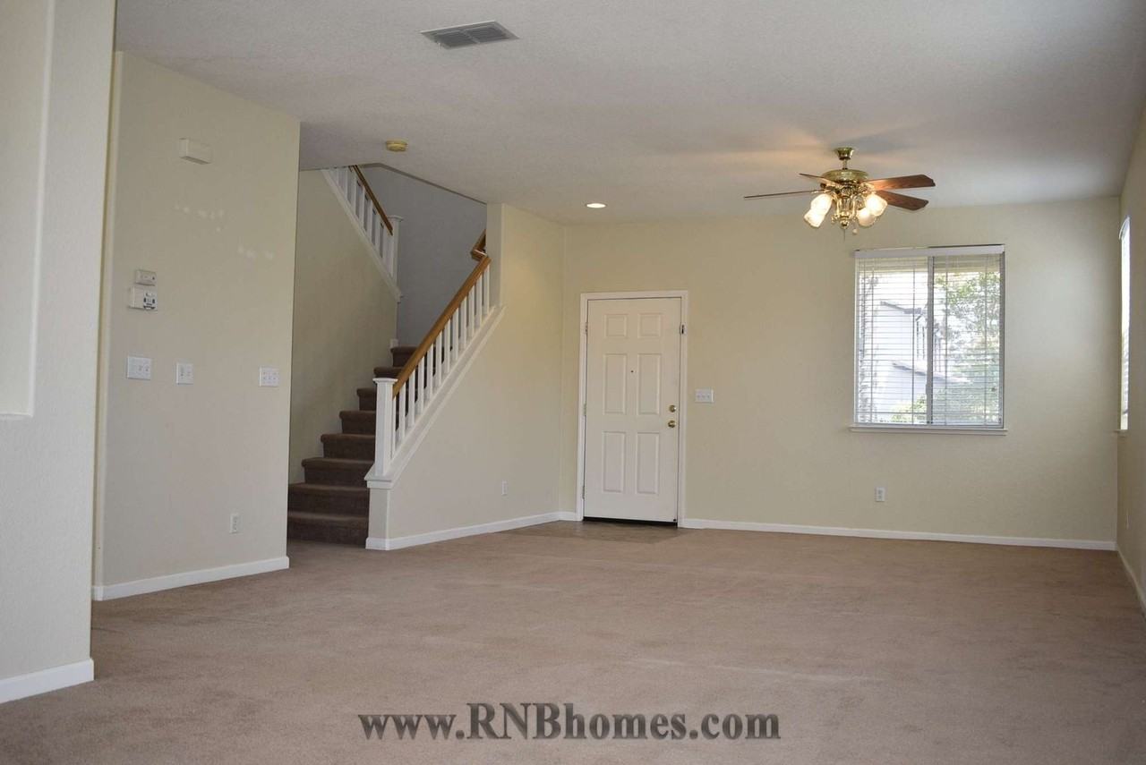 6301 Bluebill Ct - Photo 2 of 23