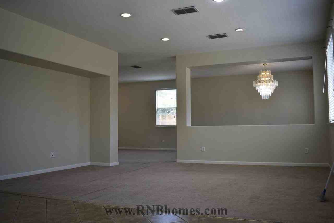 6301 Bluebill Ct - Photo 4 of 23