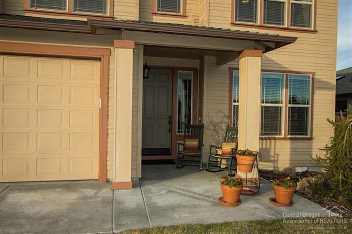 2948 Ne Conners Ave - Photo 3 of 32