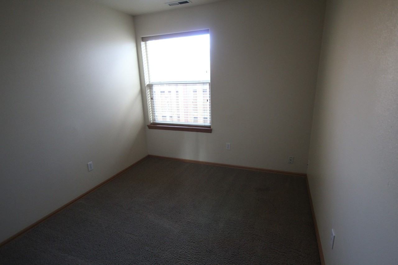 3243 Sw Juniper Ave - Photo 6 of 11