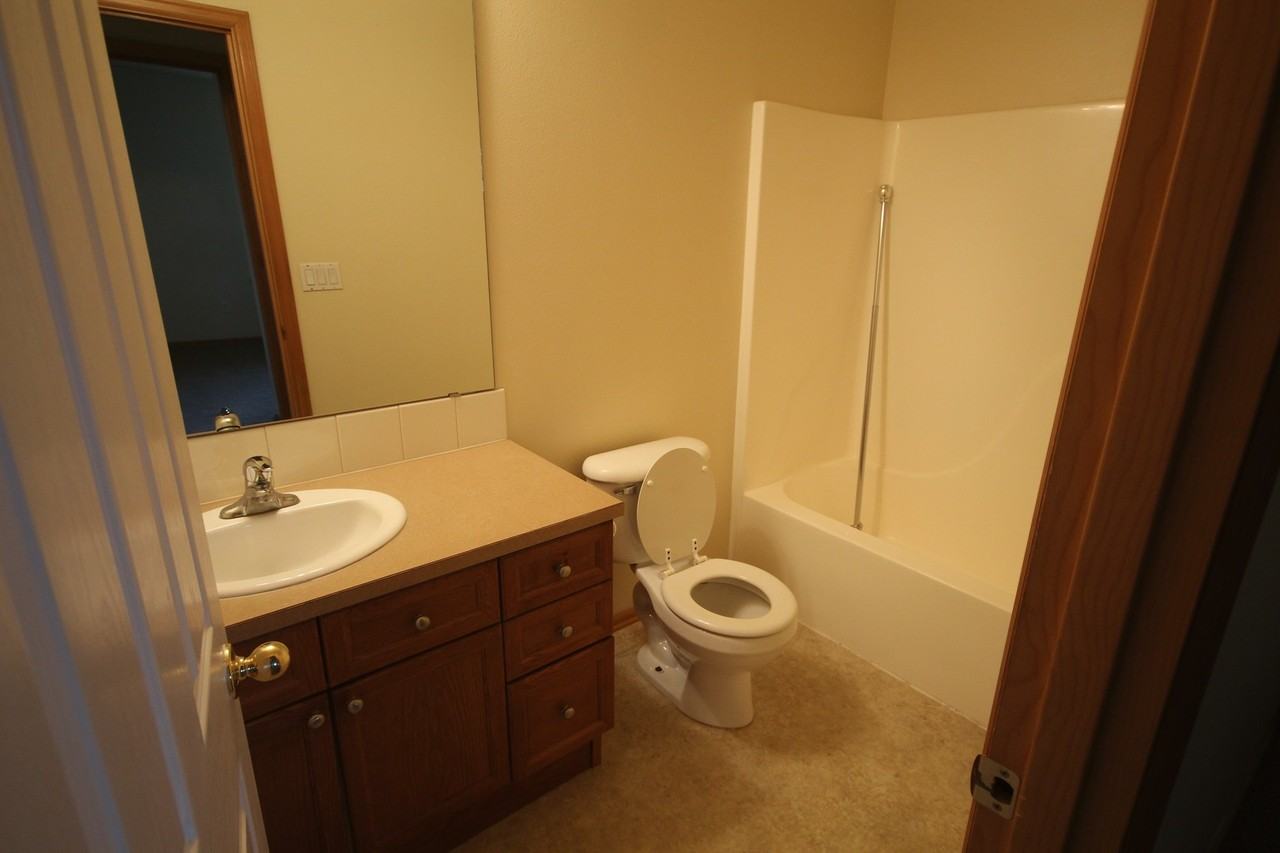 3243 Sw Juniper Ave - Photo 7 of 11