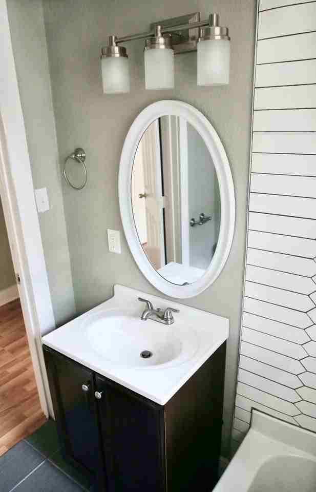 714 S Valentine St - Photo 5 of 16