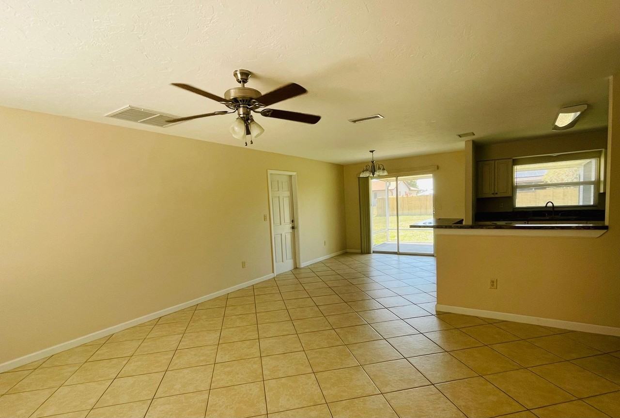 1506 Dewitt St - Photo 2 of 13