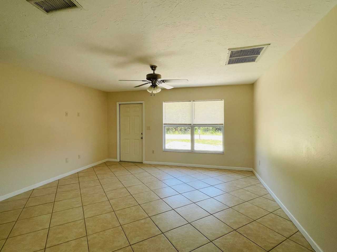 1506 Dewitt St - Photo 3 of 13