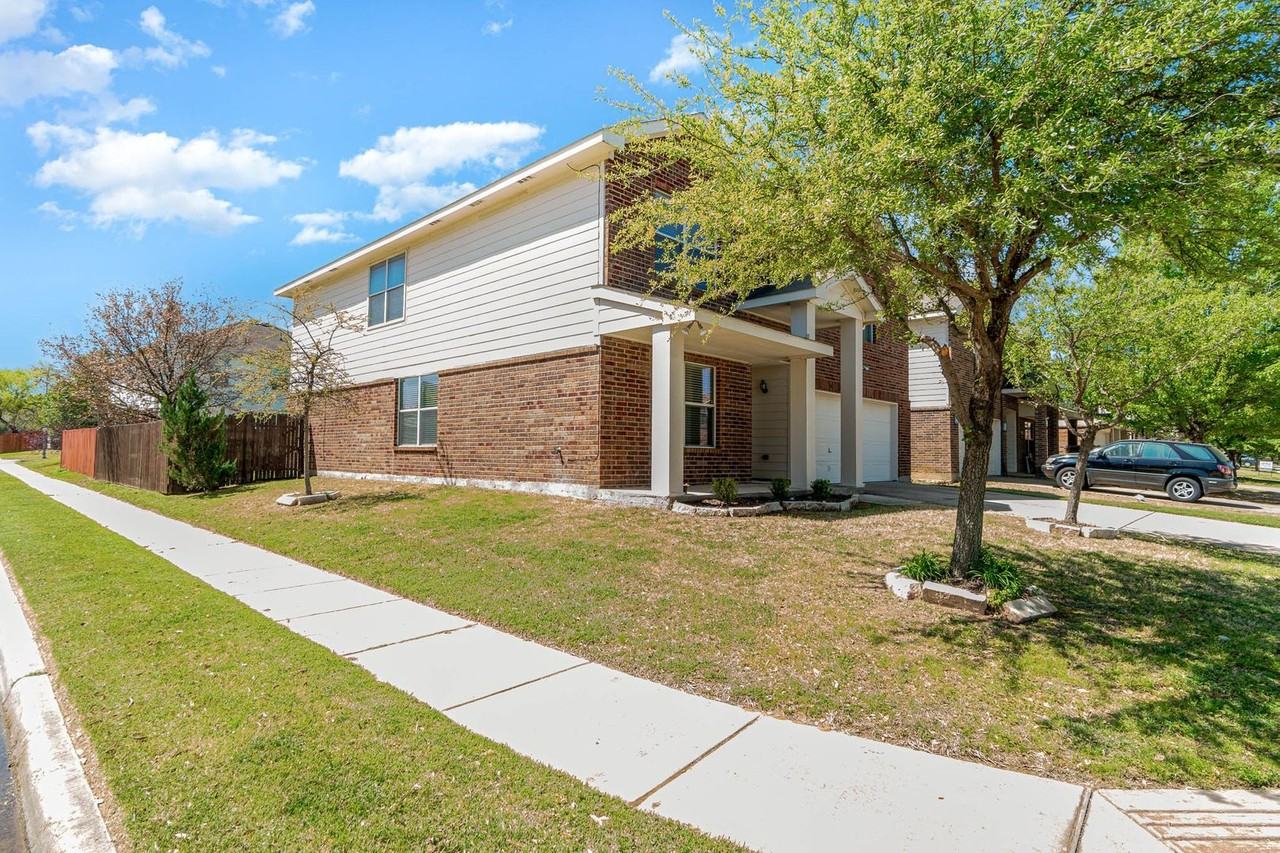 4956 Thorn Hollow Dr - Photo 4 of 25