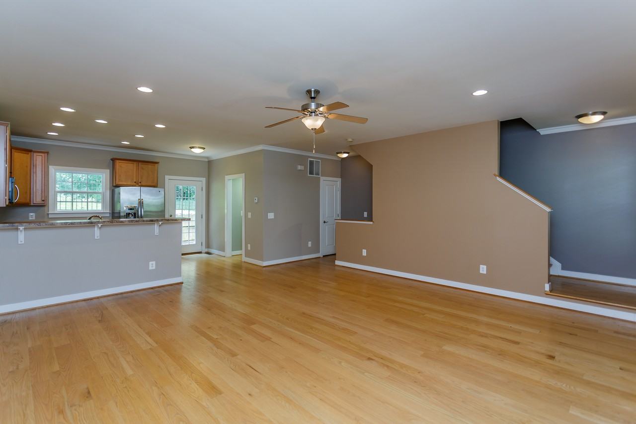 154 Brookwood Dr - Photo 3 of 33