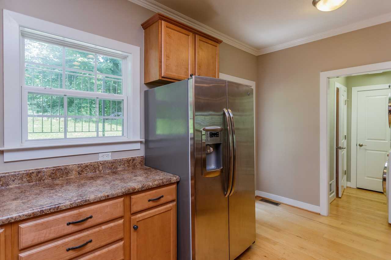 154 Brookwood Dr - Photo 5 of 33