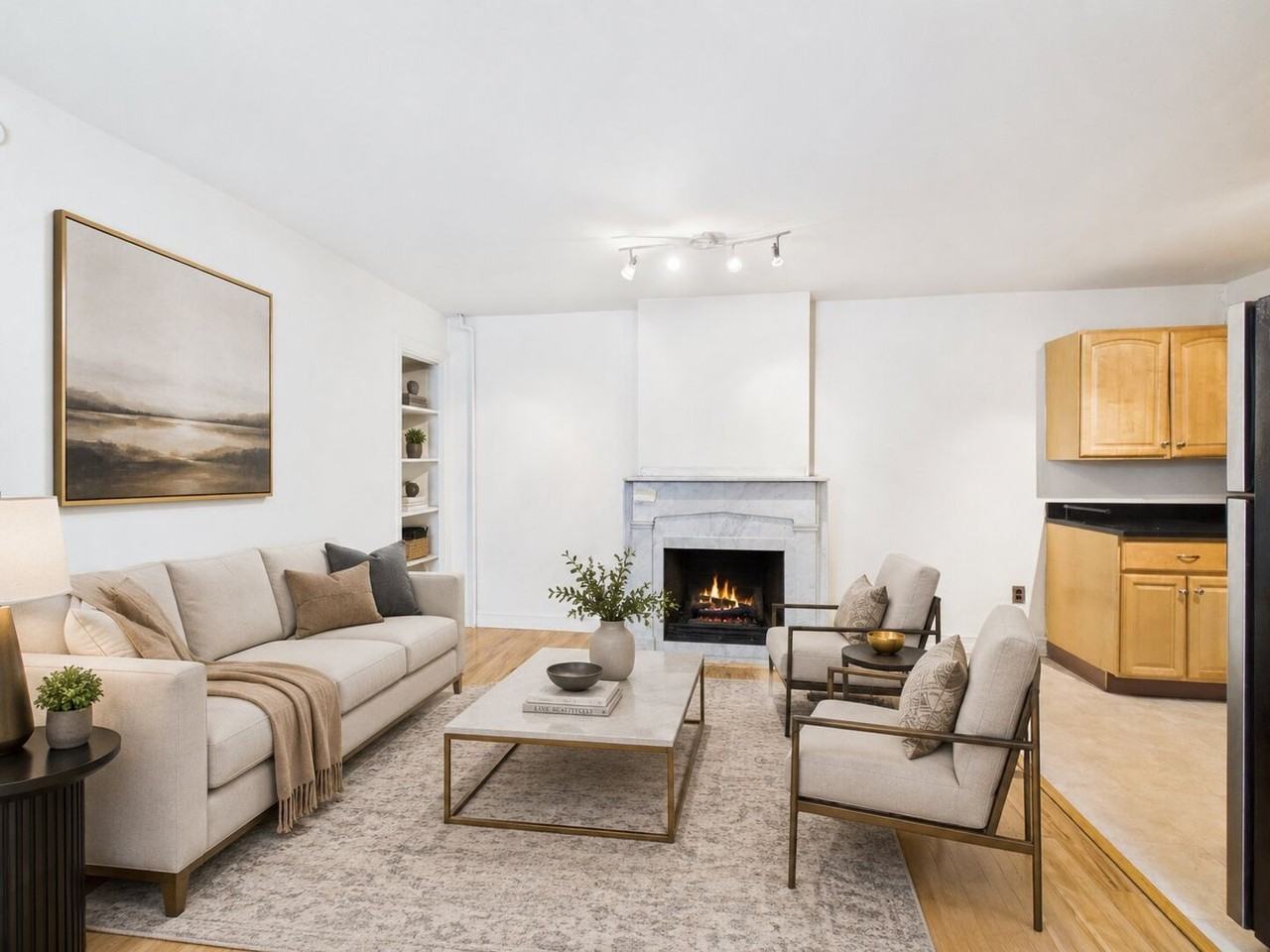 558 N 17th St #1R - Photo 4 of 14