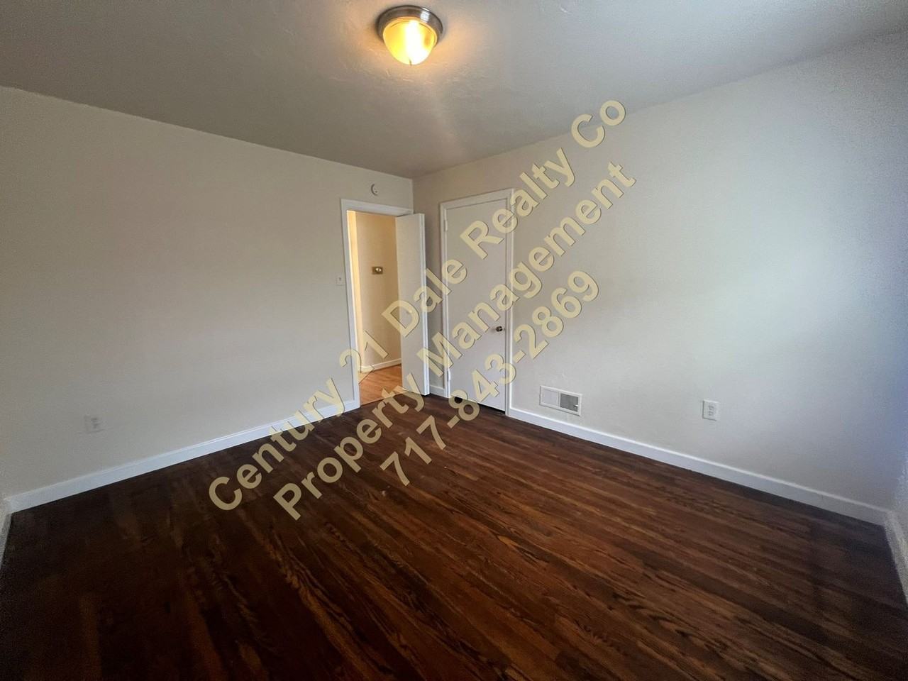303 Maywood Rd - Photo 6 of 22