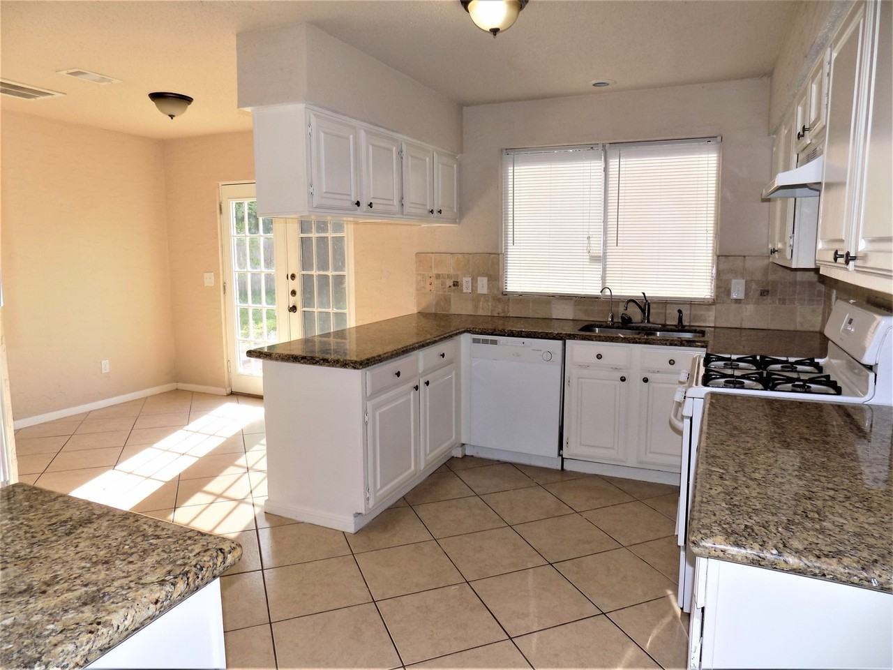 12315 Mill Ridge Dr - Photo 6 of 15