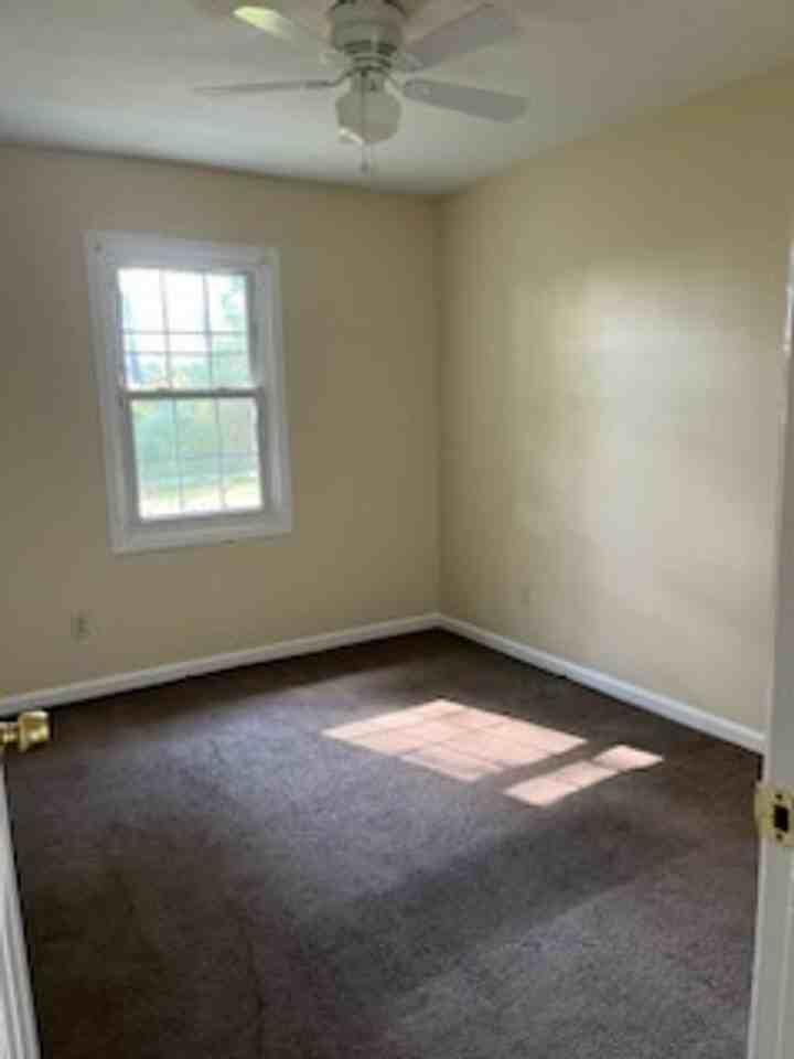 419 Mount Pleasant Dr - Photo 2 of 10