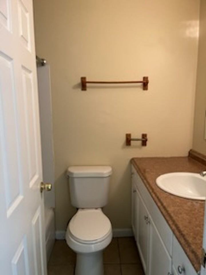419 Mount Pleasant Dr - Photo 3 of 10