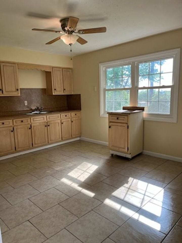 419 Mount Pleasant Dr - Photo 7 of 10