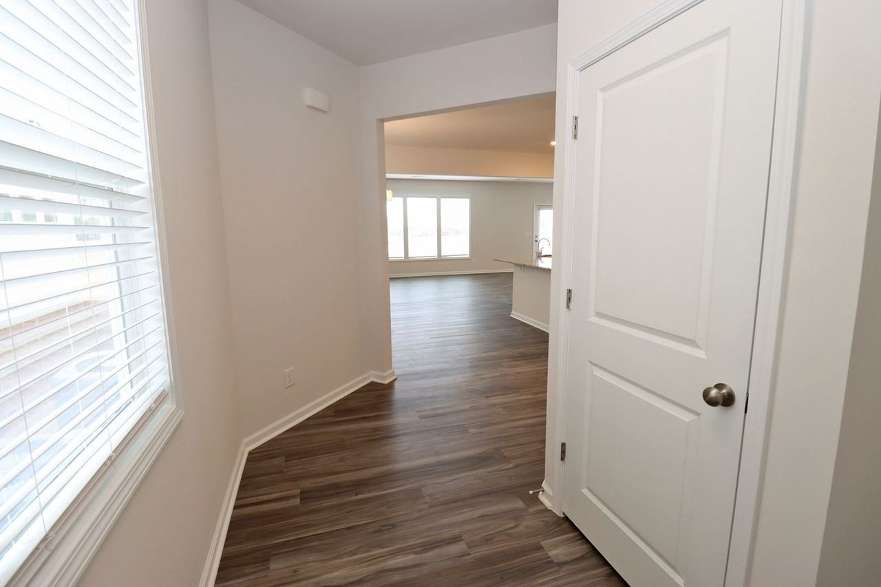 925 N Sage Drop Rd - Photo 2 of 39