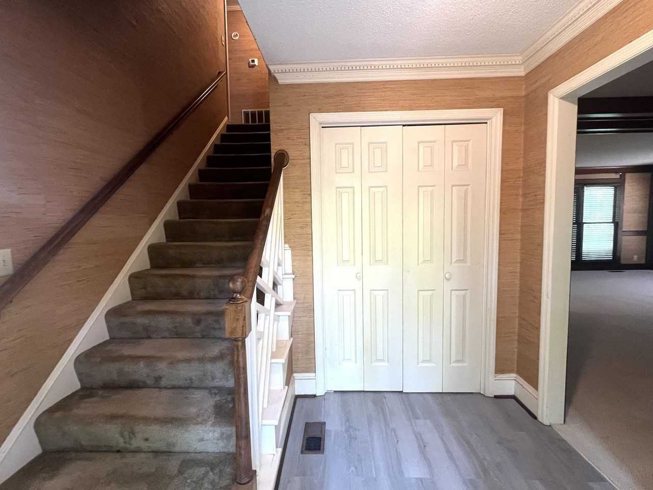 136 River Knl - Photo 2 of 48