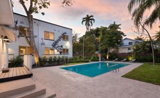 featured image of 3661 Poinciana Ave