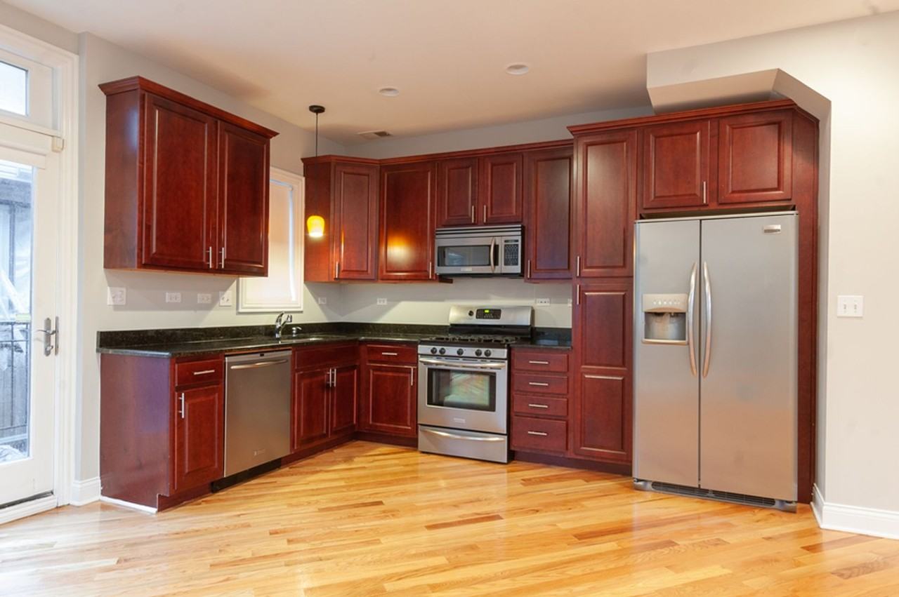 7016 W Medill Ave - Photo 4 of 14