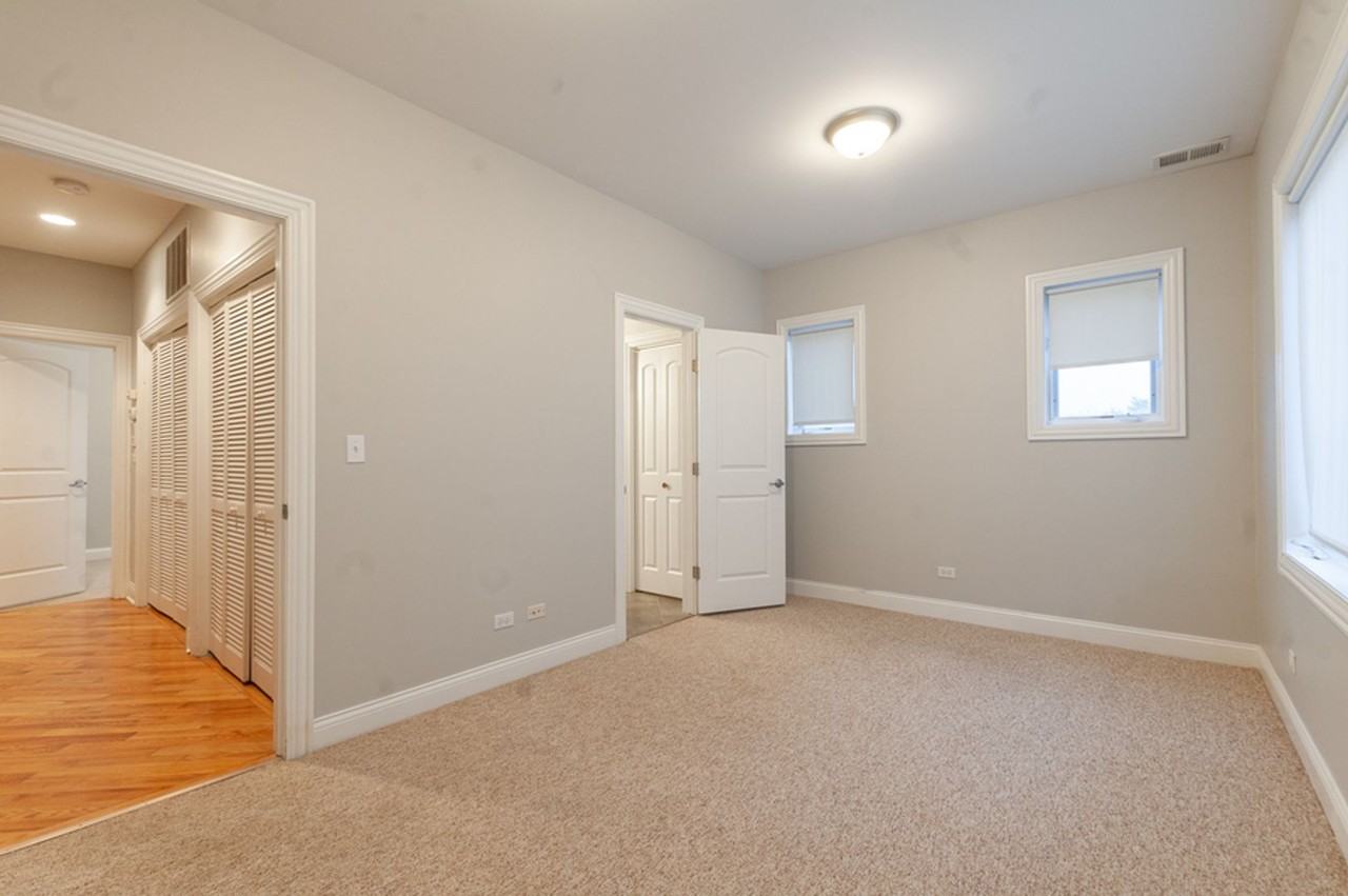 7016 W Medill Ave - Photo 6 of 14
