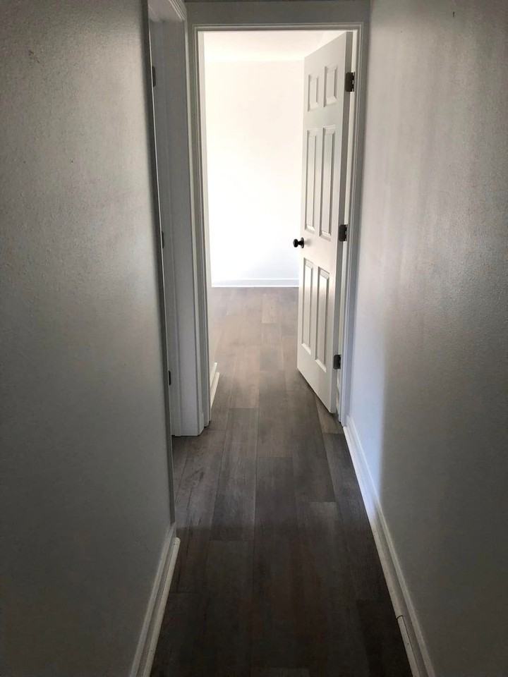 904 S Pine St #1 - Photo 5 of 9
