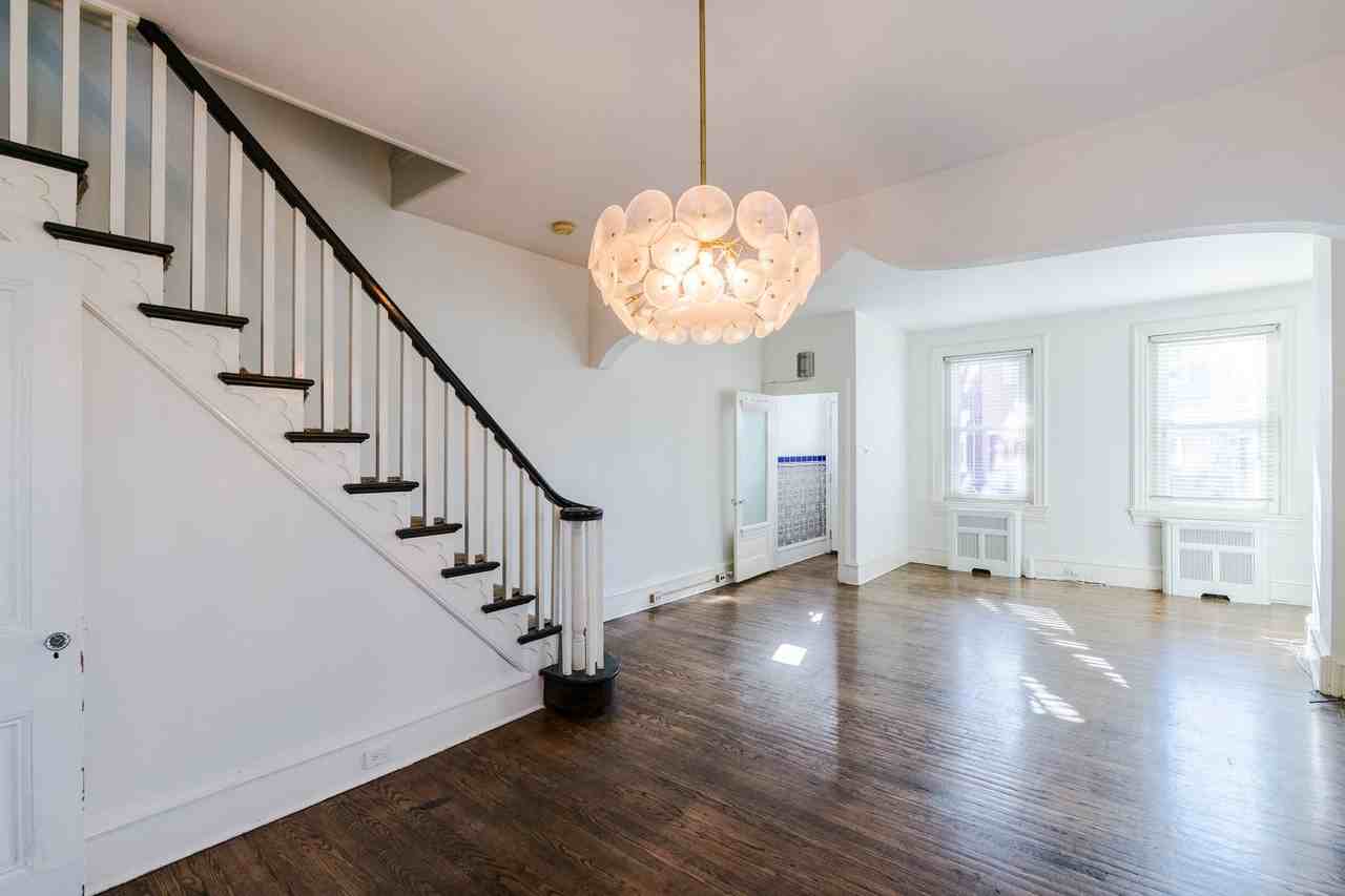 2155 E Letterly St - Photo 5 of 31
