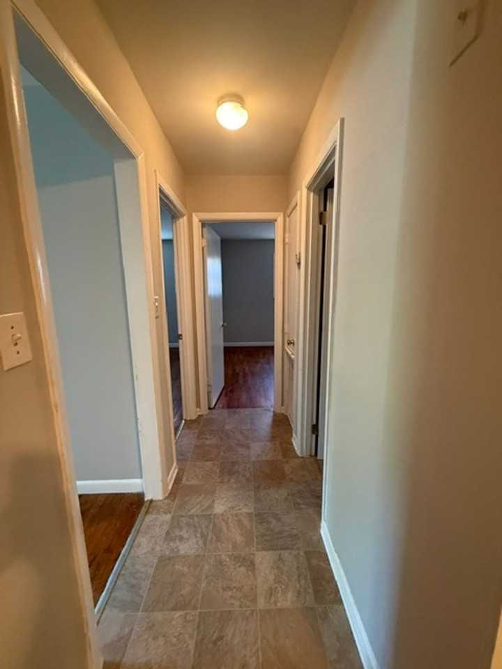1205 Vance St - Photo 6 of 10
