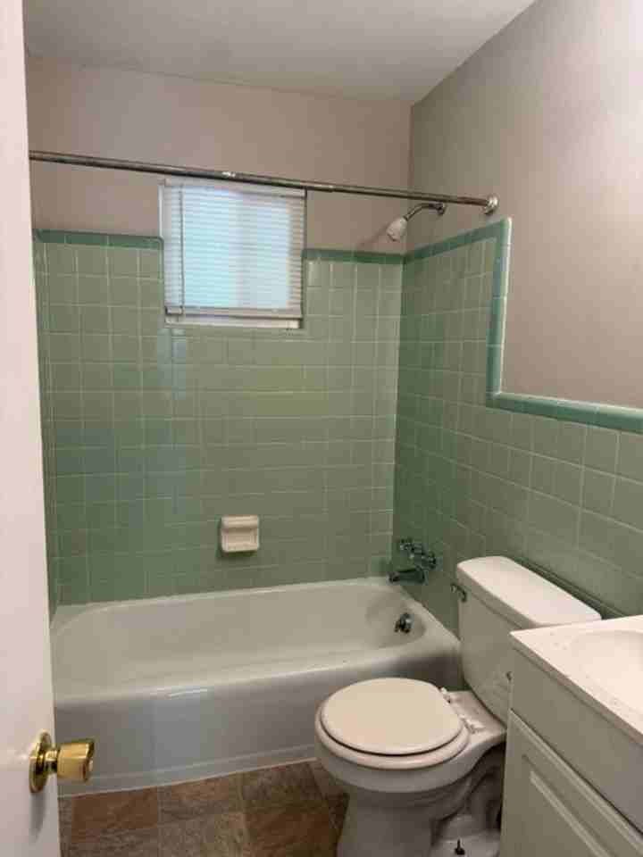 1205 Vance St - Photo 7 of 10