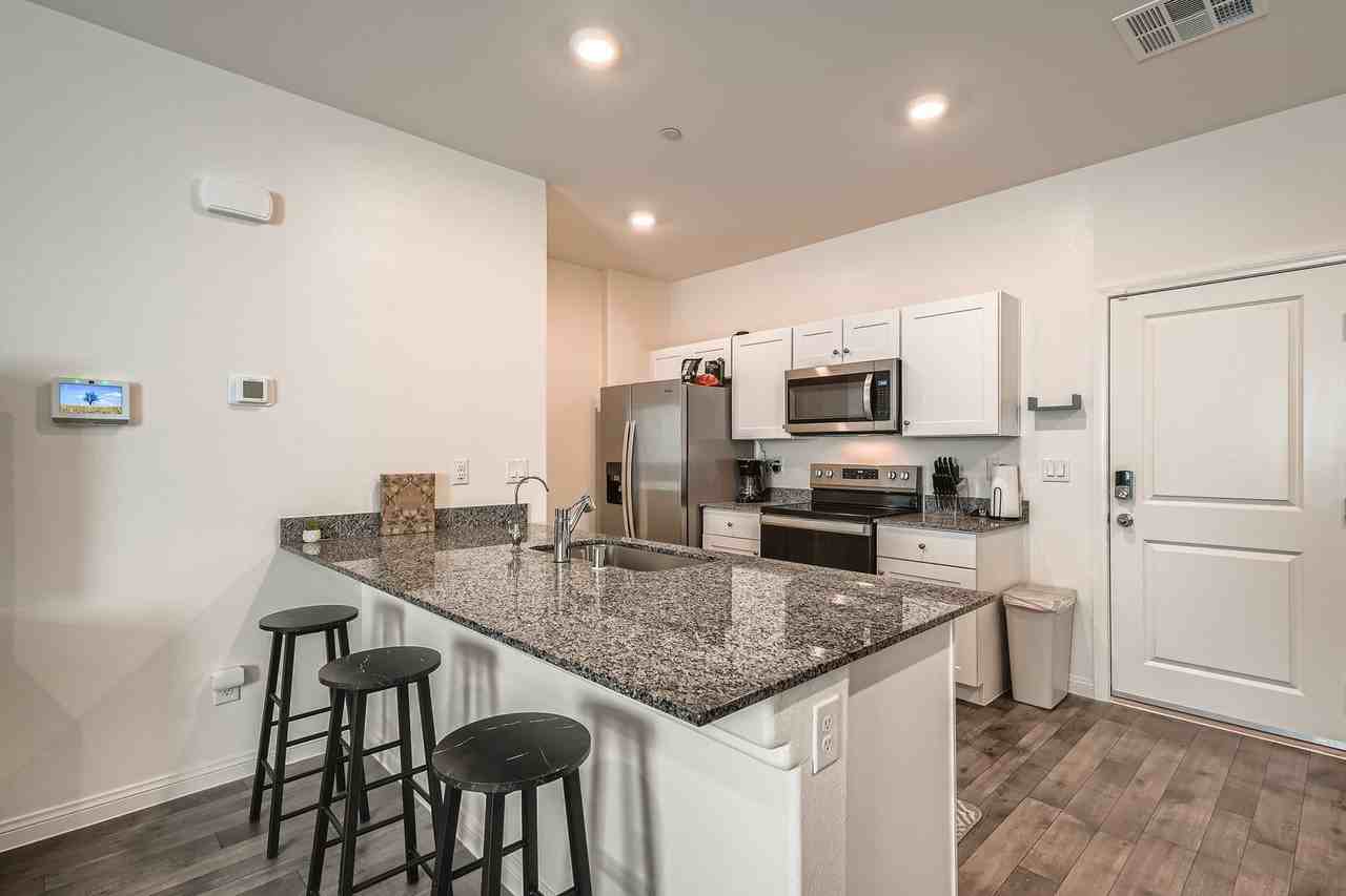 527 Clearsable Ave - Photo 4 of 11