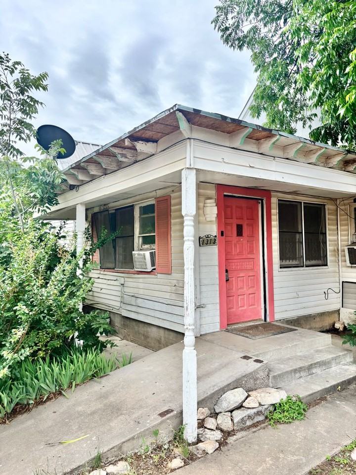 1313 Guadalupe St - Photo 2 of 3