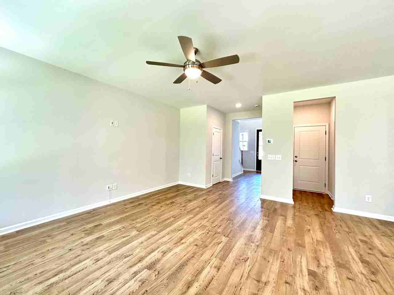8692 Windsor Hill Blvd - Photo 5 of 27