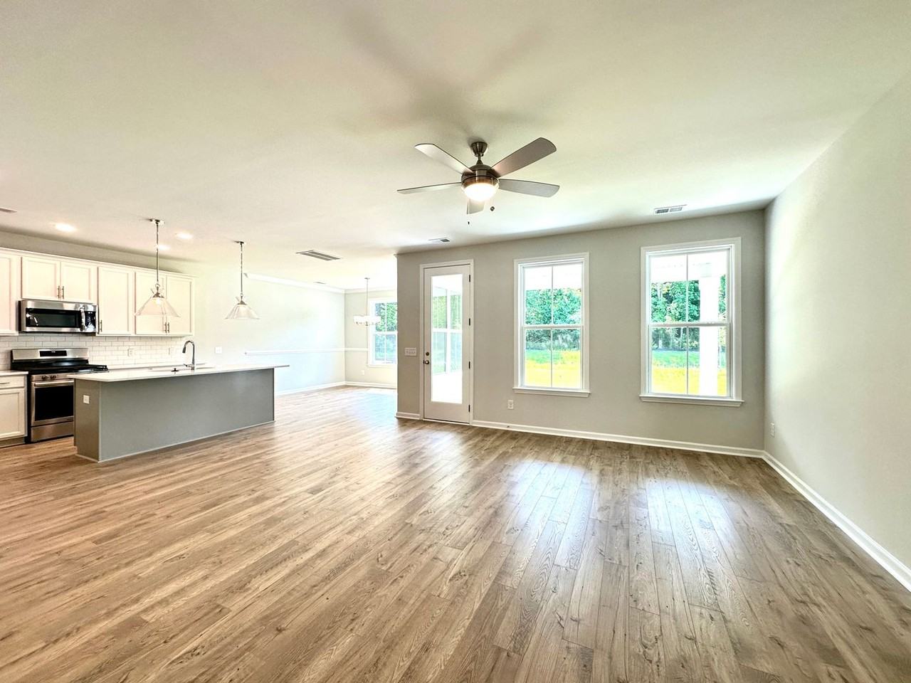 8692 Windsor Hill Blvd - Photo 6 of 27