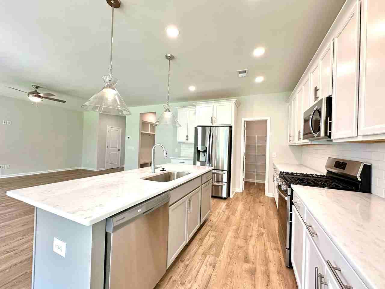 8692 Windsor Hill Blvd - Photo 7 of 27