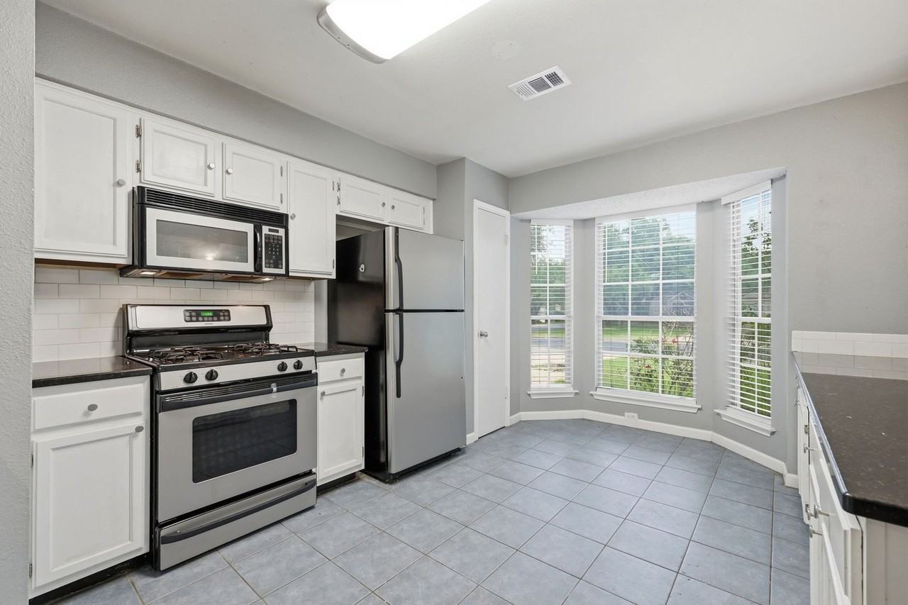6300 Evangeline Trl - Photo 3 of 24
